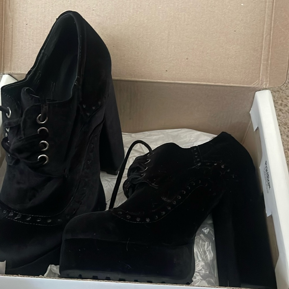 Jeffery Campbell’s black velvet Litas 8.5